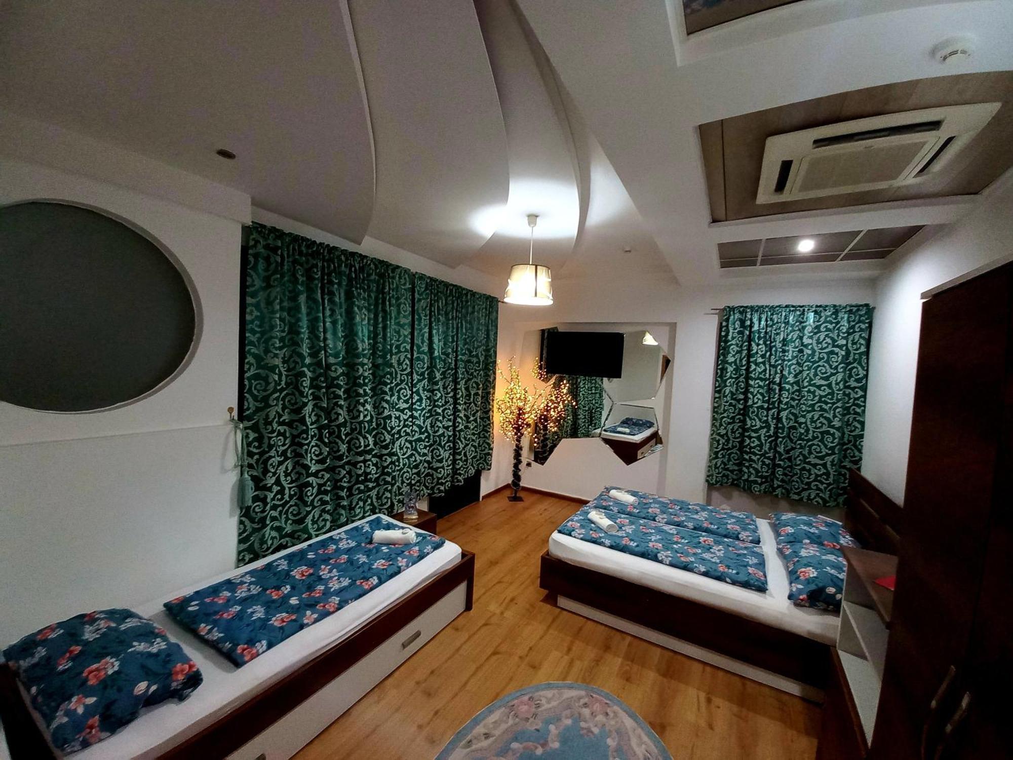 Hotel Irish Bihać エクステリア 写真