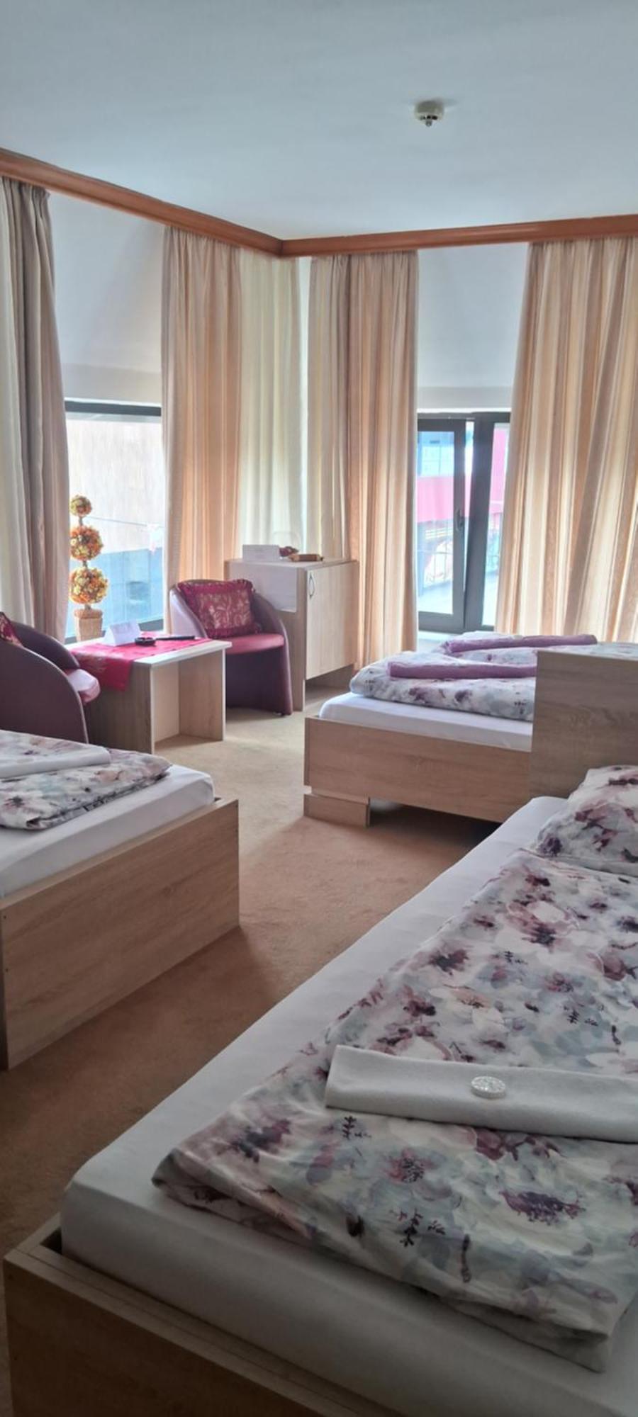 Hotel Irish Bihać エクステリア 写真