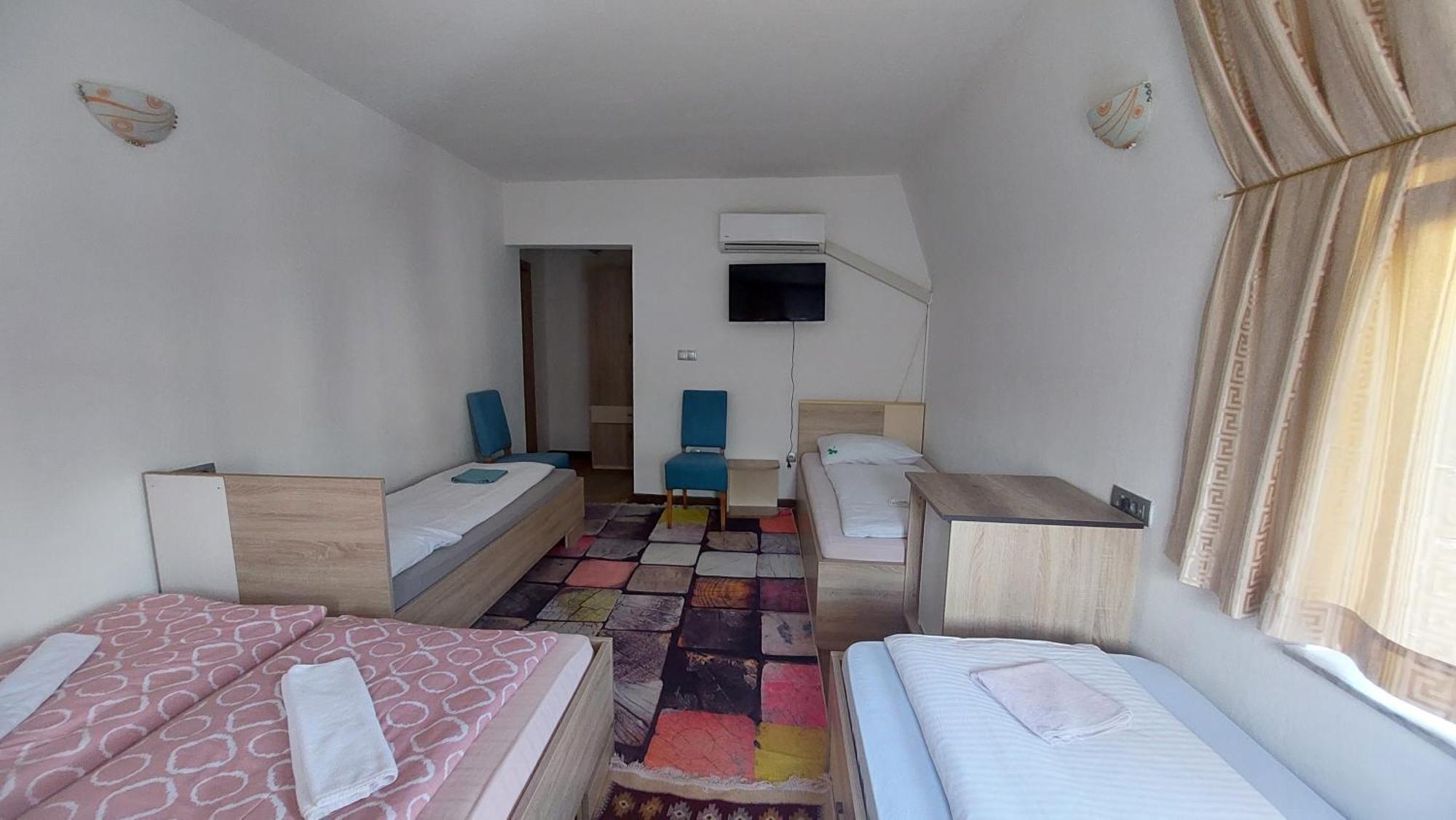 Hotel Irish Bihać エクステリア 写真