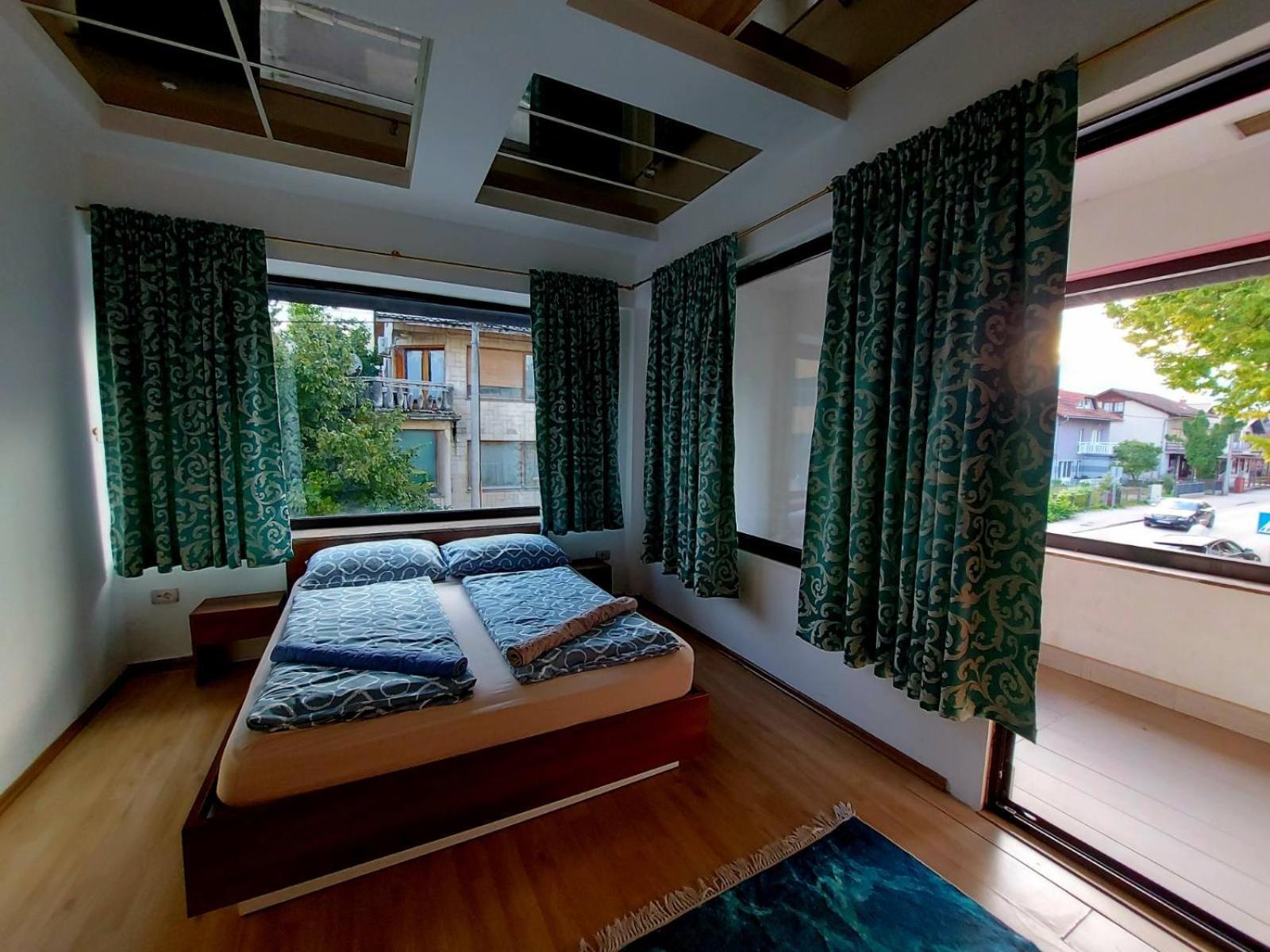 Hotel Irish Bihać エクステリア 写真