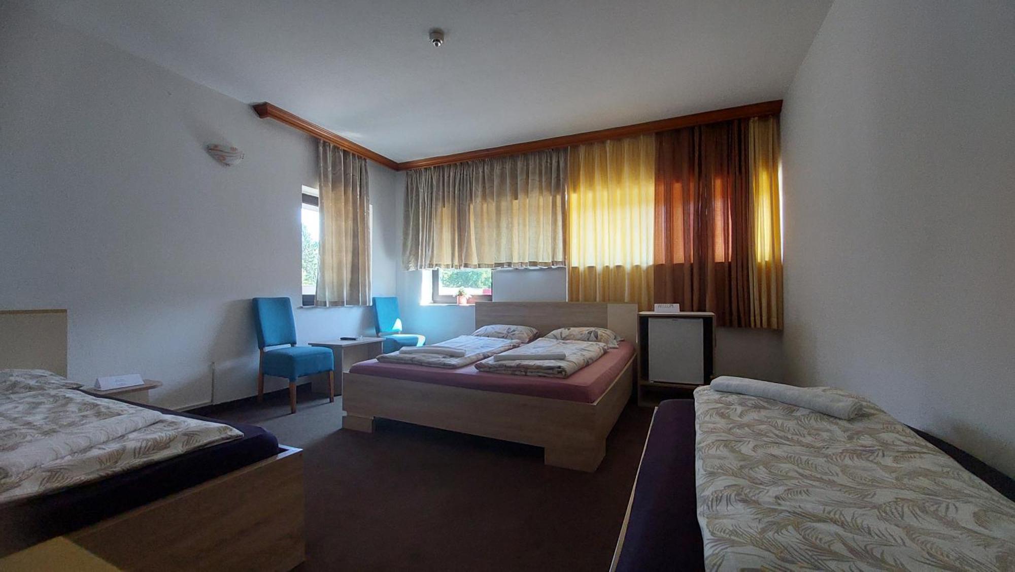 Hotel Irish Bihać エクステリア 写真